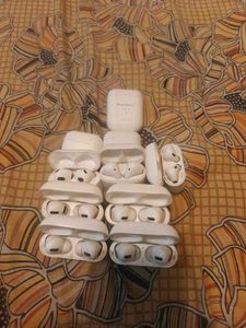 Bulk AirPods Pro - Great Condition! 10 Piece Combo