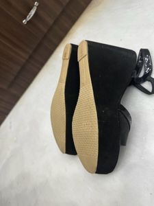 SHOETOPIA WOMEN BLACK HEEL