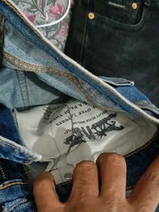 3 levis jeans
