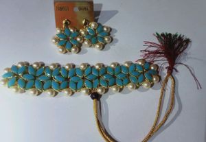 women jewellry set ..it's a new choker & earring