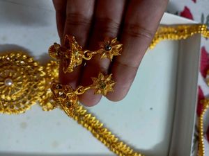 Elegant Gold-Tone Necklace Set