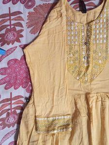 Elegant Yellow Embroidered Kurta