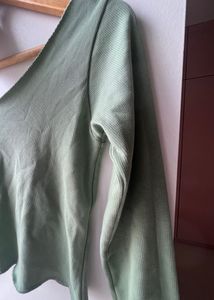 Full Sleeves Crop Top