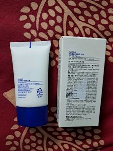 Isntree Hyaluronic Acid Watery Sun Gel Sunscreen