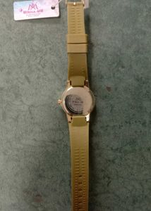 Stylish Beige Wristwatch