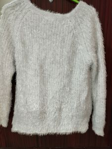 😍Furry 🤍White Top