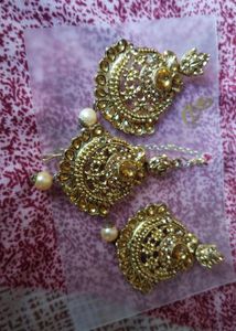 Earrings With Mangtikka