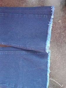 Dark Blue Flared Jeans with cute fimbrie this.