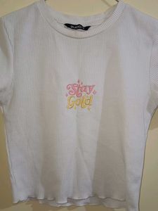 Zudio White &#39;Stay Gold&#39; Crop Top