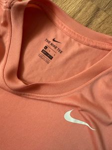 Nike Dri-Fit Peach T-Shirt 🍑