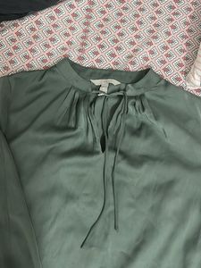 H&amp;M Green Long Sleeve Top