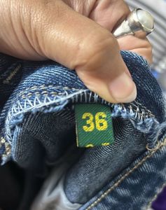 Woman Straight Fit Jeans