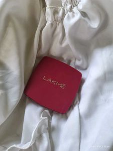 Lakme Compact