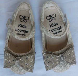 Bow Sequins Shiny and Floral Lace Ballerina.