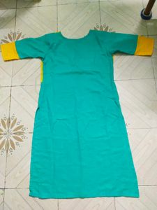 Stylish Women&#39;s Kurta