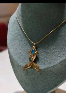 Gold Fish Pendant Necklace