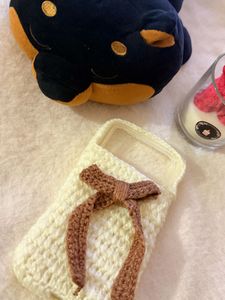Crochet Phone Case with Bow (iphone 17 pro)