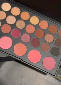 Nykaa Professional Eye Shadow+Blush Pallet