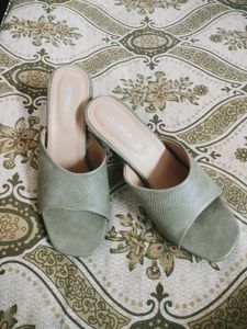 Corsica Textured Slim Heels 👠