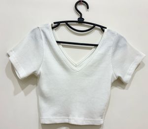 Double V-Neck Rib Knit White Top (Size M)