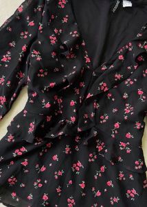 V neck Ruffle floral top