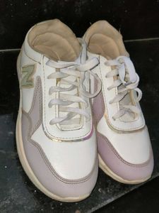 New Balance White & Lavender Sneakers