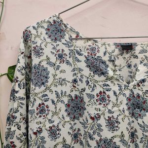SALE🔥 Floral  Short Kurti