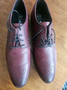 Like New Hush Puppies Men Shoes