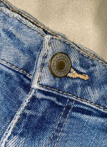 zara distressed denim shorts