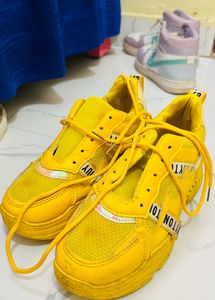 Yellow Shoes 🪼