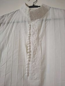 Elegant Men&#39;s White Striped Kurta