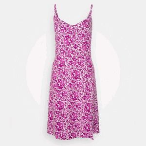 PINK FLORAL PRINT DRESS 🩷