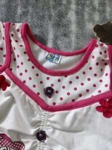 baby girl&#39;s shirt delightful pink polka dot design