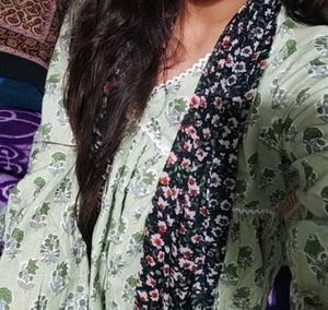 Floral Print V-Neck Top