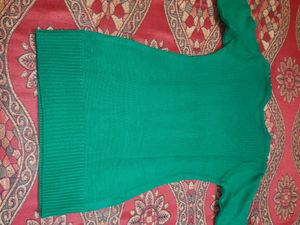 Green 💚 Winters Warm Top