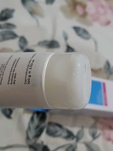 Re&#39;equil Ceramide &amp; Hyaluronic Acid Moisturiser