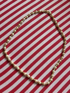 PEARL NECKLACE WITH GOLD DETAILS