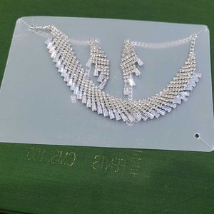 Sparkling Silver Jewelry Set