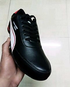 NEW NO USED COPY BMW PUMA SNEAKER SHOES FOR MAN.