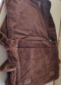 CORDUROY MESSENGER BAG