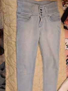 Light Wash High-Waisted Jeans