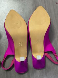 brand new Hot Pink Heels totally unused 🫶