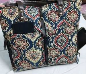 🆕Girls Big handbag 👜.      women, beauty, forever21, shein, party wear, Zara, handbags, bags, Accessories, sling bag, soch,