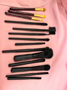 Set Of 13 Makeup Brush With Storage Box