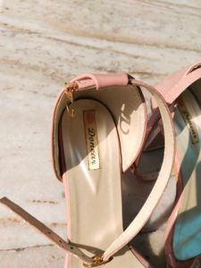 Donear Peach Block Heels Used Size 6