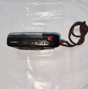 (Vintage Yashica Ninja Star II Film Camera)