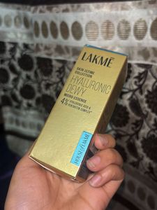 Lakme Hyaluronic Dewy Serum