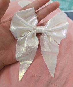 White Bow 🎀 Hair Clip