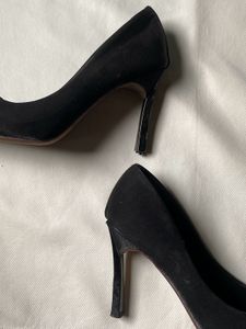Black heel