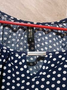 Dotted Top 💙...